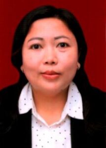 Yulia Chandra Komisaris